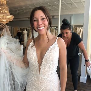 Brand new WATTERS wedding dress. Ivory undertone, never worn!